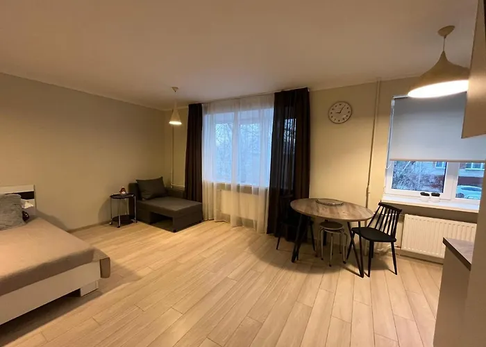 Beautiful Great Location Free Parking